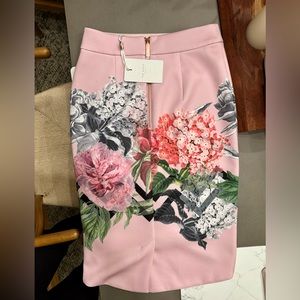 Ted Baker Soella Palace Gardens Skirt. Ted size 0, US size 2.